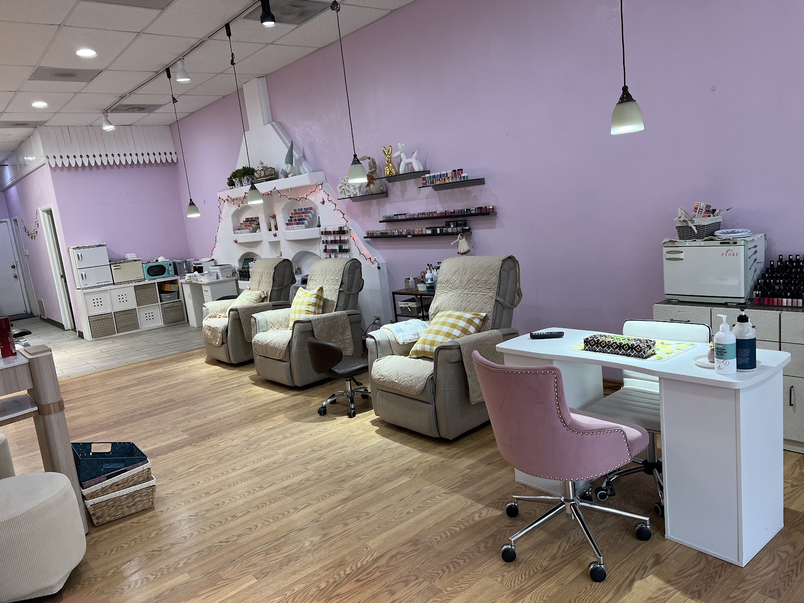 Renue For Nails logo